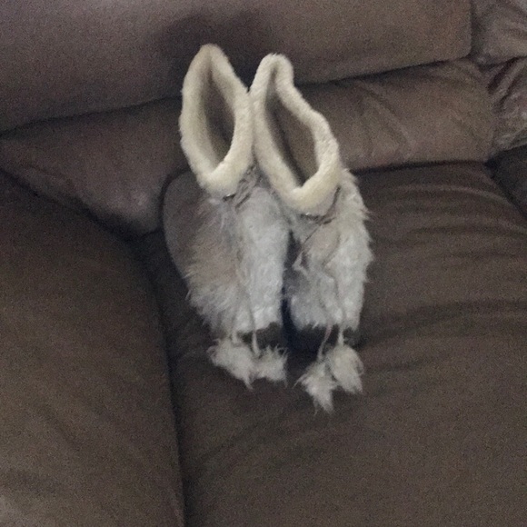 Ladies Fluffy cream boots - Picture 2 of 7